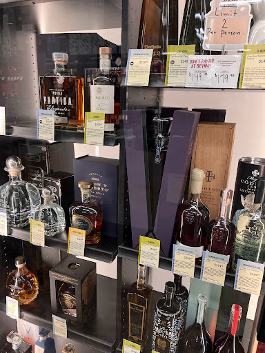 Wine Store «Total Wine & More», reviews and photos, 394 N Moorpark Rd, Thousand Oaks, CA 91360, USA