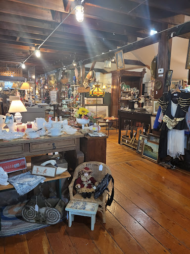 Old Lumberyard Antiques