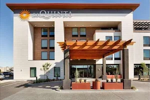 La Quinta Inn & Suites by Wyndham Santa Rosa Sonoma image