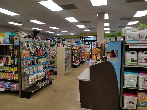 Pet Supply Store «Petco Animal Supplies», reviews and photos, 2727 Pfingsten Rd #8, Glenview, IL 60026, USA