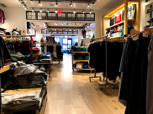 Clothing Store «AEO & Aerie Store», reviews and photos, 1721 Chestnut St, Philadelphia, PA 19103, USA