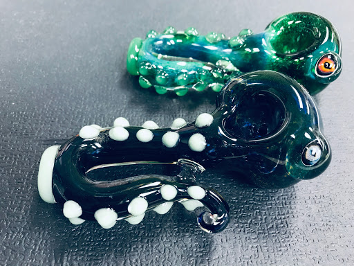 Tobacco Shop «Funky Bean Smoke Shop», reviews and photos, 1163 N Farnsworth Ave, Aurora, IL 60505, USA