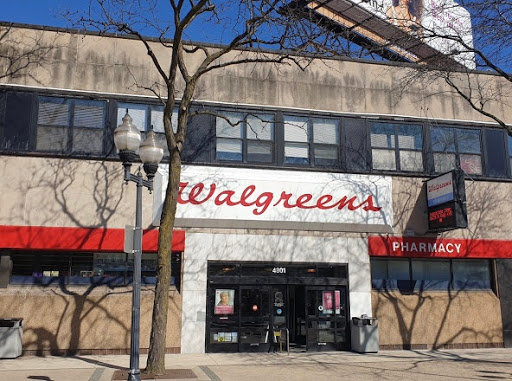 Movie Theater «AMC DINE-IN Block 37», reviews and photos, 108 N State St #434, Chicago, IL 60602, USA