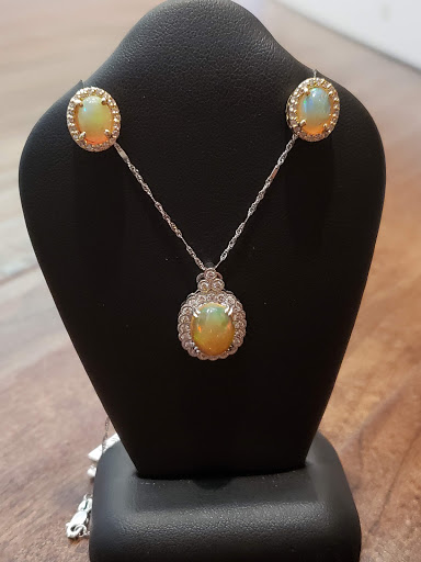 Jeweler «Kimberlys Diamond Corner», reviews and photos, 1 N Liberty St, Powell, OH 43065, USA