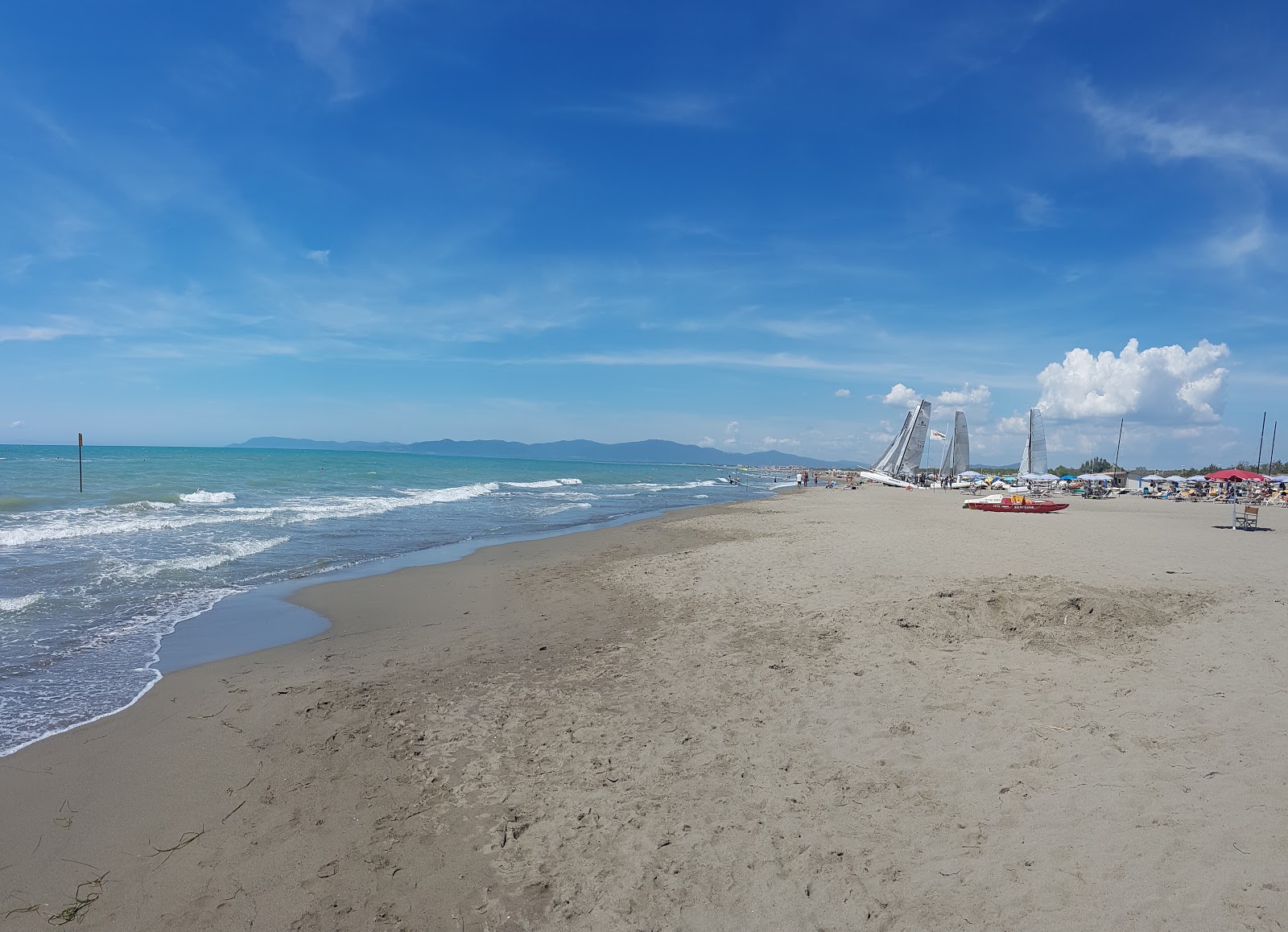 Fotografie cu Spiaggia Principina a Mare cu o suprafață de nisip beige