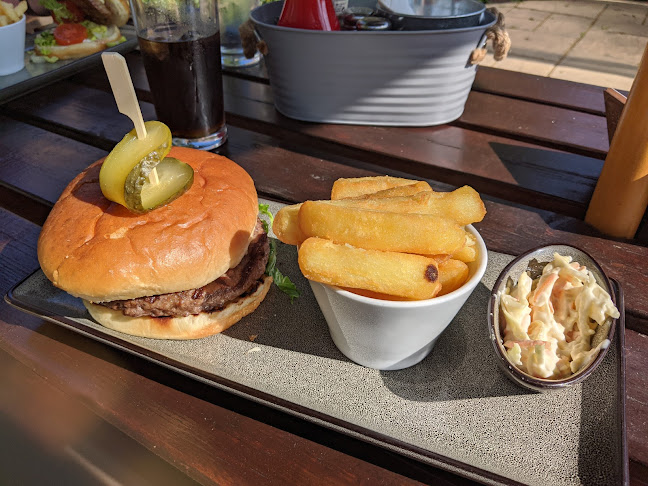 Comments and reviews of The White Horse Bedford