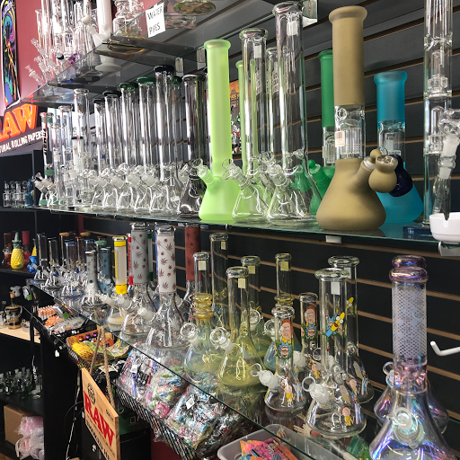 Tobacco Shop «Sky High Smoke Shop», reviews and photos, 19801 NW 27th Ave, Miami Gardens, FL 33056, USA