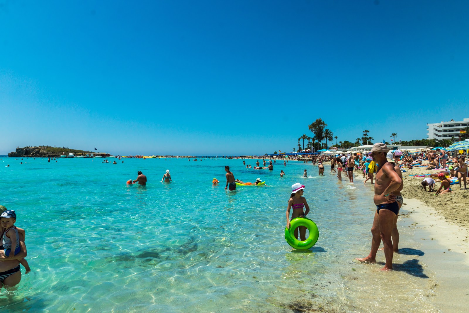 Fotografie cu Plaja Makronissos - recomandat pentru călătorii în familie cu copii
