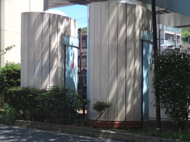 三吉橋公衆トイレ(39)