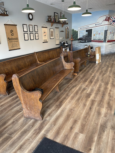 Barber Shop «Gahanna Barber Shop», reviews and photos, 102 Granville St, Columbus, OH 43230, USA