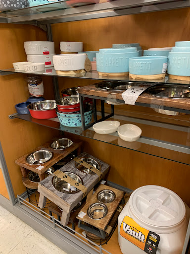 Department Store «T.J. Maxx», reviews and photos, 30965 Five Mile Road, Livonia, MI 48154, USA