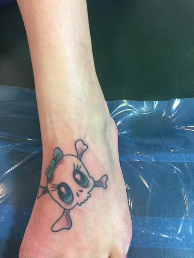 Tattoo Shop «Sea Dog Tattoo», reviews and photos, 1640 NE Hwy 101, Lincoln City, OR 97367, USA