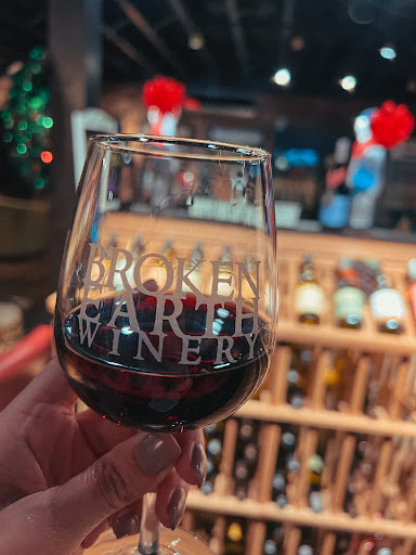 Winery «Broken Earth Winery», reviews and photos, 219 Robert Parker Coffin Rd, Long Grove, IL 60047, USA
