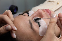 Vizavi Beauty | Lashes, Russian Manicure & Hair