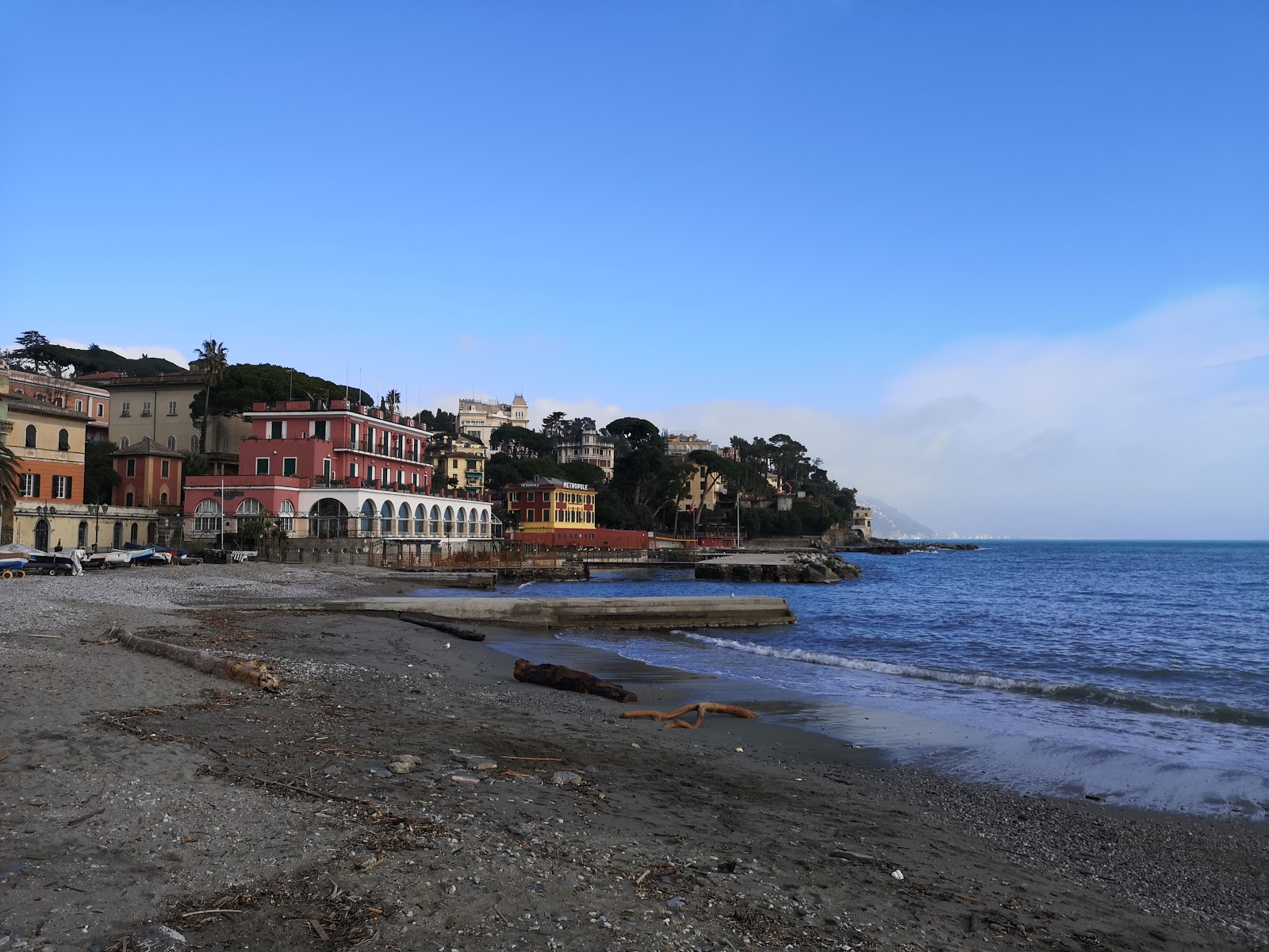 Zdjęcie Piazza del Sole Beach z powierzchnią szary kamyk