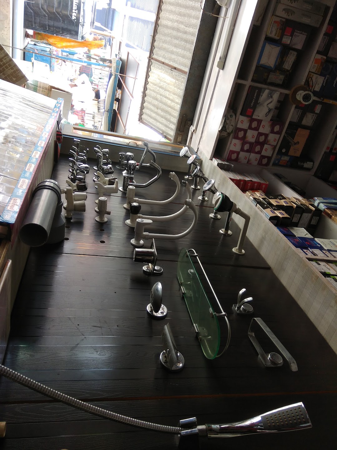 Nice Hardware
