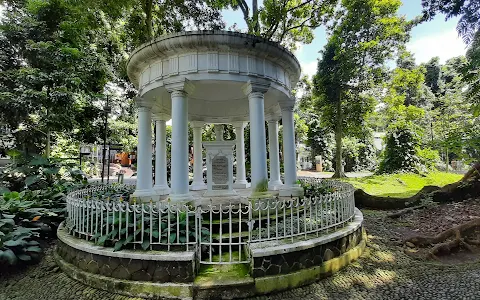 Bogor Botanical Gardens image