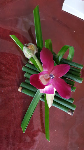 Florist «Paragon Flowers West», reviews and photos, 323 Walnut St, St Charles, IL 60174, USA