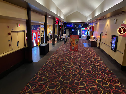 Shopping Mall «Fresh Meadows Shopping Center», reviews and photos, 6118 190th St, Flushing, NY 11365, USA