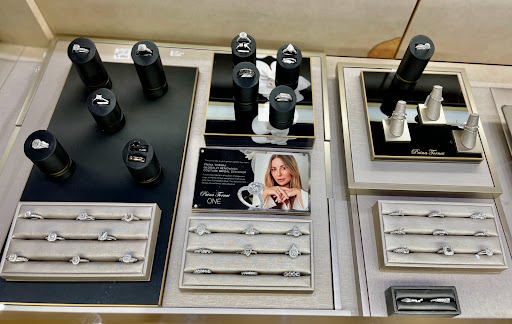 Jewelry Store «Jared The Galleria of Jewelry», reviews and photos, 111 W Reynolds Rd #150, Lexington, KY 40503, USA