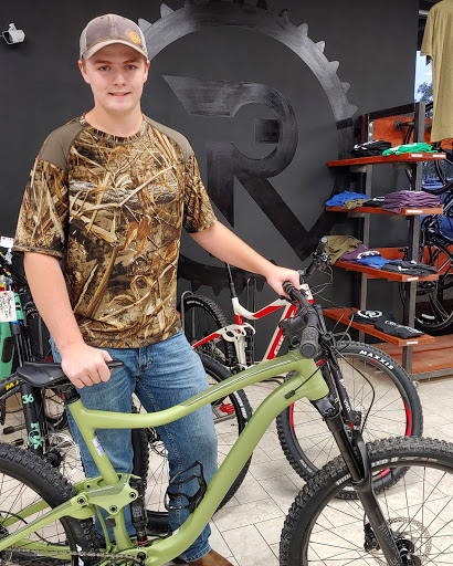 Bicycle Repair Shop «Riverside Bicycle Shop», reviews and photos, 101 N Riverside Dr, Clarksville, TN 37040, USA