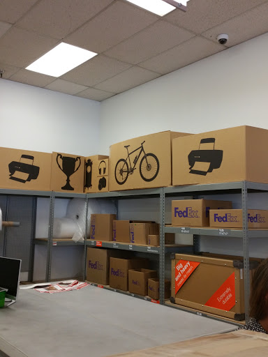 Print Shop «FedEx Office Print & Ship Center», reviews and photos, 1440 S E St b, San Bernardino, CA 92408, USA