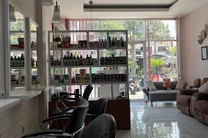 Arunika Salon & Beauty Care image