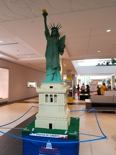 Shopping Mall «Mayfair», reviews and photos, 2500 N Mayfair Rd, Wauwatosa, WI 53226, USA