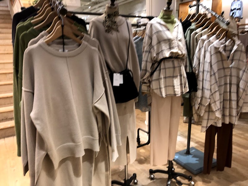 Lowrys Farm 心斎橋 大阪府大阪市中央区心斎橋筋 衣料品店 衣料品 グルコミ