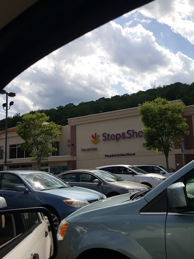 Grocery Store «Super Stop & Shop», reviews and photos, 200 New Hartford Rd, Winsted, CT 06098, USA