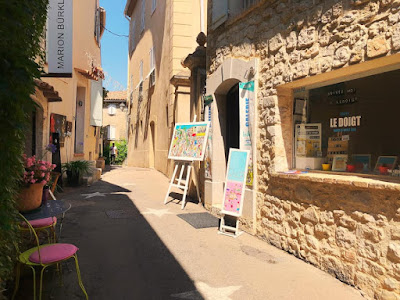 Le Doigt - Atelier d'artiste & Custom de sneakers à Mougins