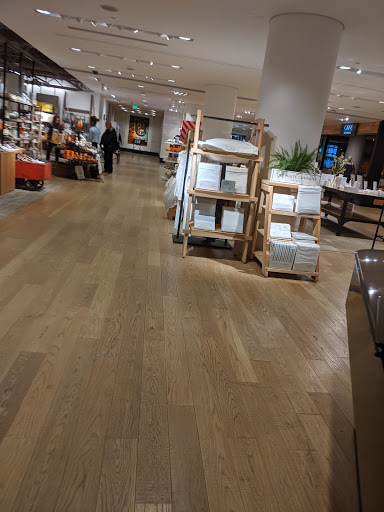 Shopping Mall «Westlake Center», reviews and photos, 400 Pine St, Seattle, WA 98101, USA