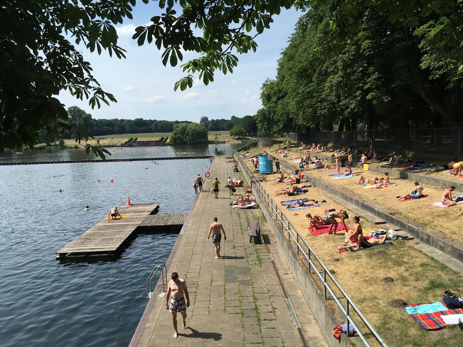 Foto von Naturbad Stadtparksee mit sehr sauber Sauberkeitsgrad