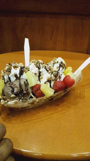 Ice Cream Shop «Cold Stone Creamery», reviews and photos, 45999 Regal Plaza, Sterling, VA 20165, USA