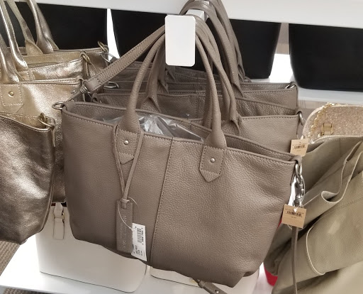 Stores to buy women's shoulder bag Columbus
