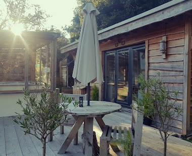 Hof Gallery & Hof Cottage & Hof Hut- Boutique Rustic Living