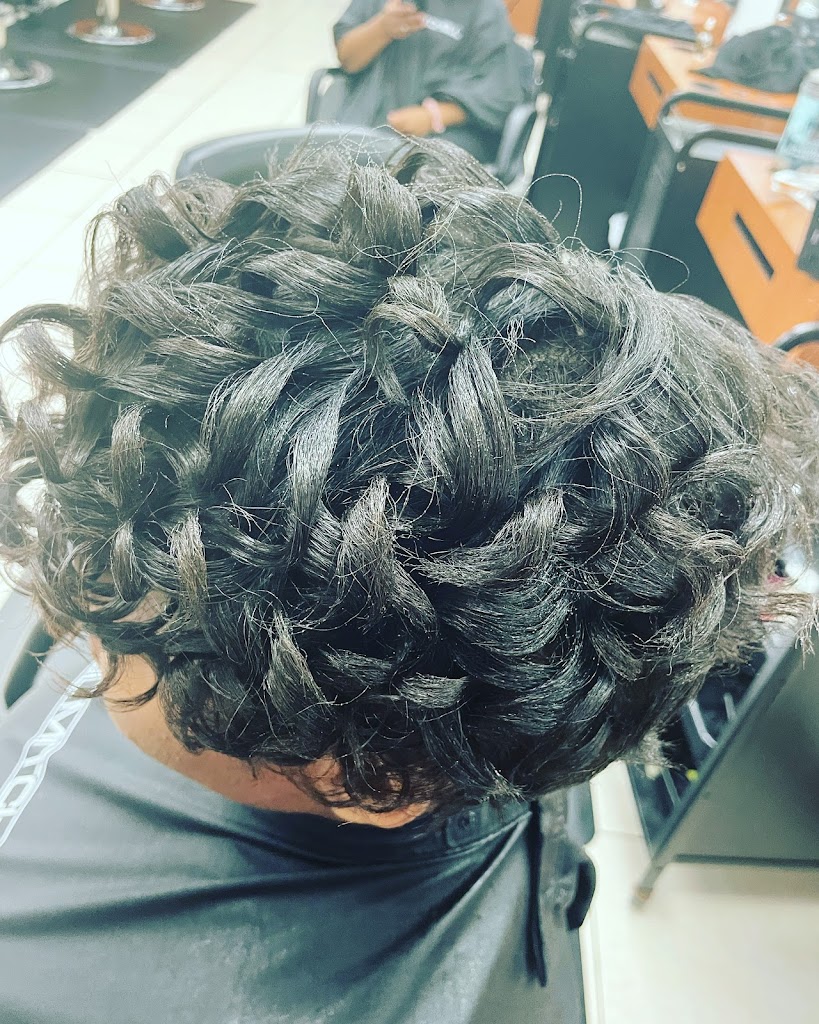 London Kae Paul Mitchell Focus Salon -LaPlata 20646