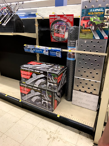 Auto Parts Store «Pep Boys Auto Parts & Service», reviews and photos, 6125 Hollywood Blvd, Hollywood, CA 90028, USA