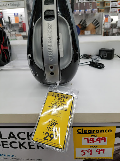 Shopping Mall «Uptown Solon», reviews and photos, 6025 Kruse Dr, Solon, OH 44139, USA