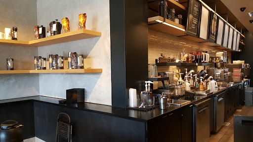 Shopping Mall «Waterside, Marina Del Rey», reviews and photos, 4700 Admiralty Way, Marina Del Rey, CA 90292, USA