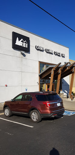 Book Store «Half Price Books», reviews and photos, 4027 Tacoma Mall Blvd, Tacoma, WA 98409, USA