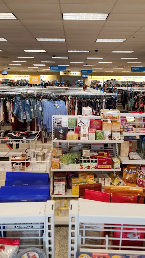 Clothing Store «Ross Dress for Less», reviews and photos, 8464 W Hillsborough Ave, Tampa, FL 33615, USA