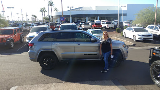 Chrysler Dealer «Moore Chrysler Jeep», reviews and photos, 8600 W Bell Rd, Peoria, AZ 85382, USA