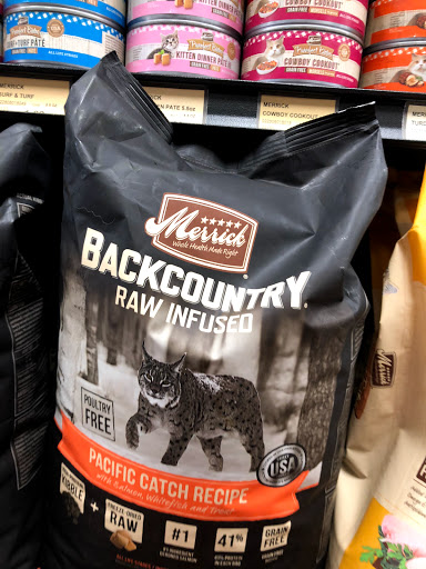 Pet Store «Pet Valu», reviews and photos, 1061 W Main St #12, Branford, CT 06405, USA