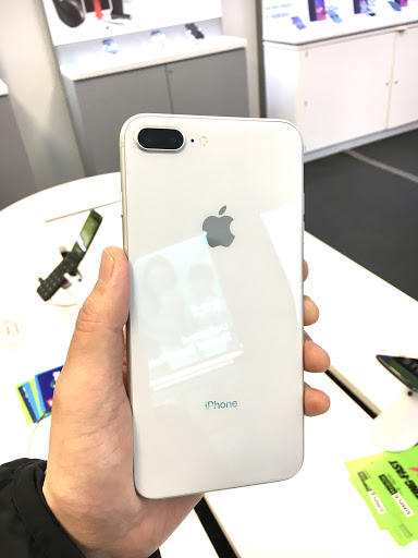 Cell Phone Store «Tracfone Wireless Exclusive Store (Cellphone Repair- iPhone Repair- Screen Repair)», reviews and photos, 10812 SE Oak St b, Portland, OR 97222, USA