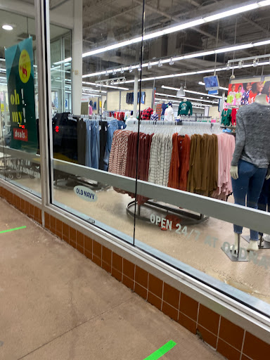 Clothing Store «Old Navy», reviews and photos, 1459 New Britain Ave, West Hartford, CT 06110, USA