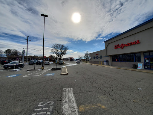 Grocery Store «Rangoli Indo-Pak Groceries», reviews and photos, 7104 Hull Street Rd, Richmond, VA 23235, USA