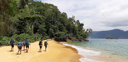 Praia de Freguesia de Santana'in fotoğrafı küçük koy ile birlikte