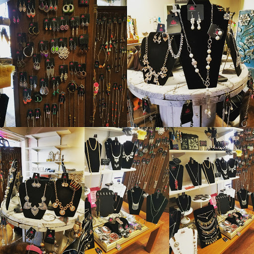 Consignment Shop «Brand Used Thrift And Consignment Shop», reviews and photos, 157 Dolson Ave, Middletown, NY 10940, USA