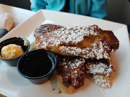 American Restaurant «Woodstock Cafe & Shoppes», reviews and photos, 117 S Main St, Woodstock, VA 22664, USA